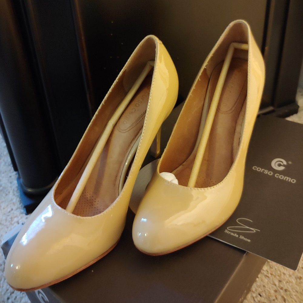 CC Corso Como Beige heels - Excellent Condition